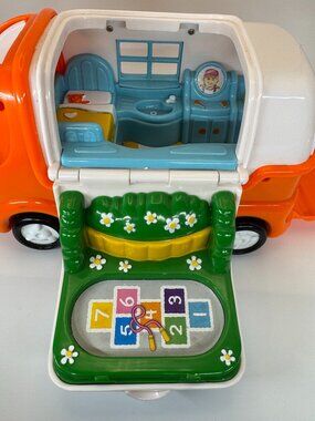 Wow Toys CASEY CAMPER VAN RV Toy Vehicle Push-and-Go Folds Out